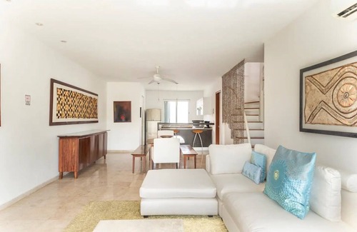Centro Apartment | 2 story PH heated jacuzzi close Beach & 5th