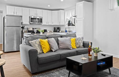 Phoenix Hill Apartment | 2-Story Shipping Container Retreat Unit #5 & #6