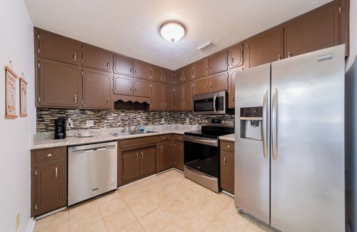 Tallahassee House | 2-Story Townhome 5 Mi. from Capitol/TMH/FSU
