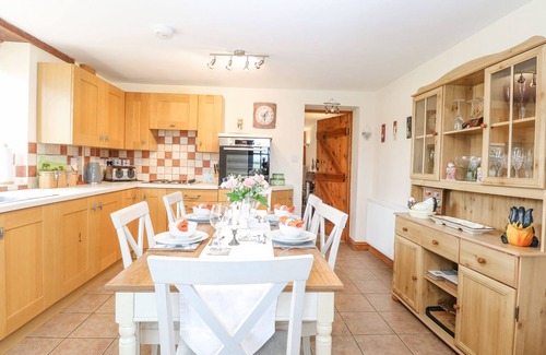 Hainford Cottage | 2 Stud Cottage