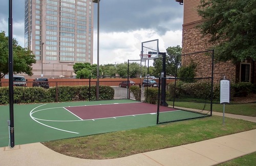 Vance Jackson Apartment | 2 Studio Suites about 8-miles from San Antonio International Airport! W/Pool!