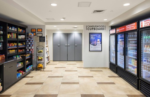 Anaheim Resort House | 2 Studio Suites with Full Kitchens! Adjacent to Disneyland Resort! Shuttle, Pool