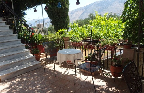 Zola Apartment | #2 Studios Christos