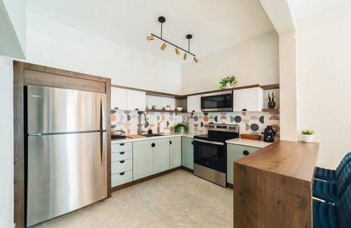 Santurce Apartment | 2 Stylish Remodeled Units - Generator - Near Placita - 6 Ensuite Bathrooms