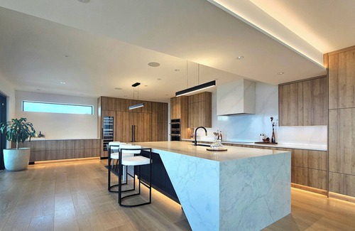 Southwest Mission House | 2 Suites Serenity Collection at Lakeview Retreat - The View