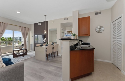 Florida Center Apartment | 2 Suites, Sleep 6, Kitchen, Near Epic Univ