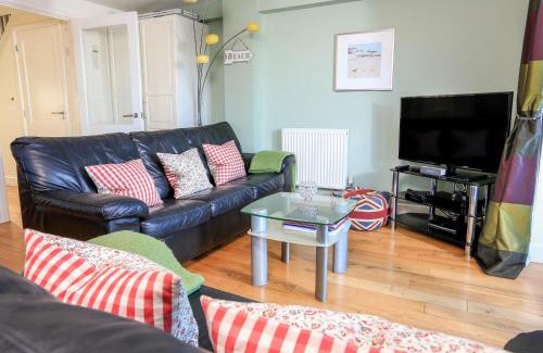 Bigbury-on-Sea Apartment | 2 The Bay