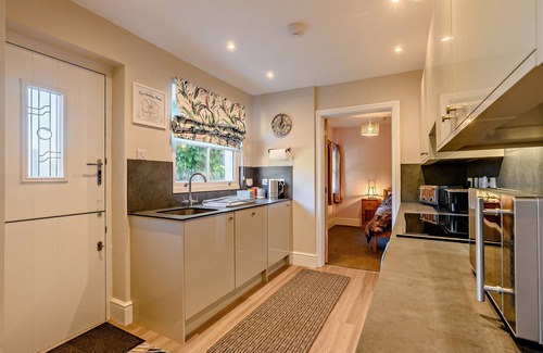 Irstead House | 2 Thurnside - Three Bedroom House, Sleeps 6