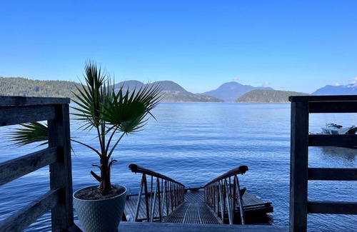 Sunshine Coast Other | 2 Tide on the Hillside