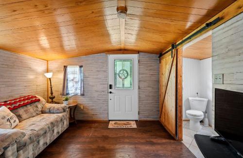 Hico House | 2 Tiny Town Hico Cool Cabin Animals Fire Pit by Vacation Your Way