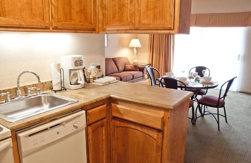 Avila Beach Hotel | 2-Unit Ocean Escape! Kitchen & Balcony | Outdoor Pool, Gym, Free Parking!