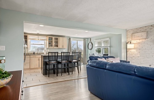 Newbury House | 2 Units/6BR, Pet Friendly-Large Yard-Walk to Beach-Fire Pit-40 Min to Salem, MA