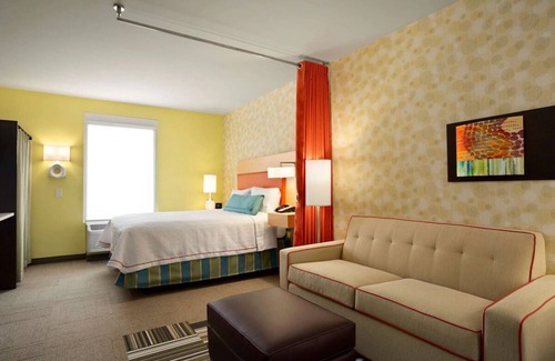 Greensboro Hotel | 2 Units Conveniently Located Near Piedmont Triad Airport. Free Breakfast, Pool!