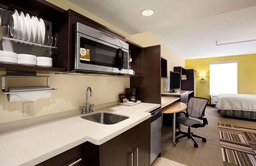 Greensboro Hotel | 2 Units Conveniently Located Near Piedmont Triad Airport. Free Breakfast, Pool!
