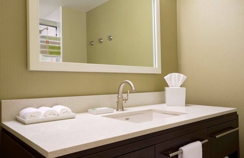 Greensboro Hotel | 2 Units Conveniently Located Near Piedmont Triad Airport. Free Breakfast, Pool!