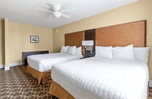 Corte Madera Hotel | 2 Units | Delightful Retreat | Near Golden Gate | Outdoor Pool | Free Parking