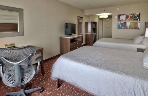 Albuquerque House | 2 Units for Group Travel! Free Parking, Pool! A short drive to Kimo Theater!