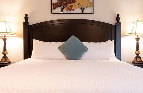 San Diego Country Estates Hotel | 2 Units | Full Kitchens & Parking | Pool & Balcony