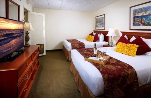Moorings Hotel | 2 Units | Naples Stay | Near 9th St N Attractions and Shopping Spots