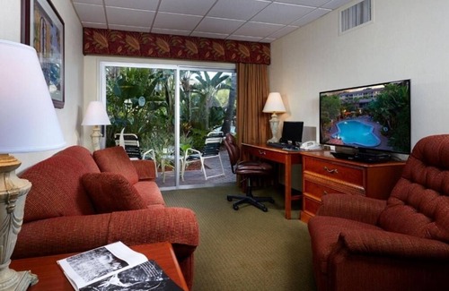 Moorings Hotel | 2 Units | Naples Stay | Near 9th St N Attractions and Shopping Spots