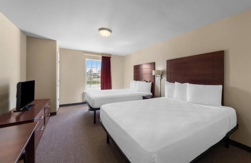 Pleasanton Hotel | 2 Units | Pleasanton Stay | Near Palmer Lane Center