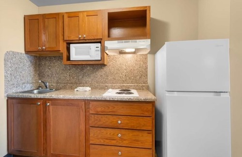 Pleasanton Hotel | 2 Units | Pleasanton Stay | Near Palmer Lane Center