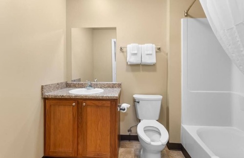 Pleasanton Hotel | 2 Units | Pleasanton Stay | Near Palmer Lane Center