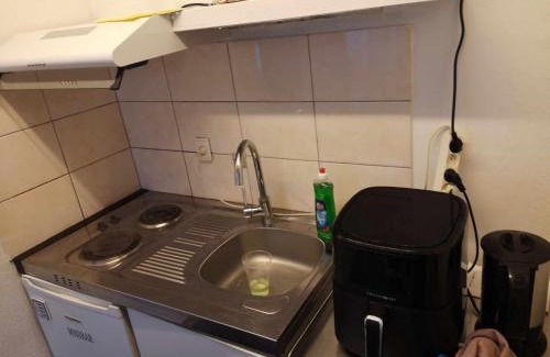 Kolding House | 2 værelser m minikøkken brusekabine og toilet 4 prs