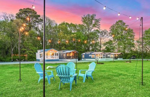Guntersville Apartment | 2 Villa D'Azur Luxury Tiny House Mins to Lake Guntersville, Downtown, Firepit