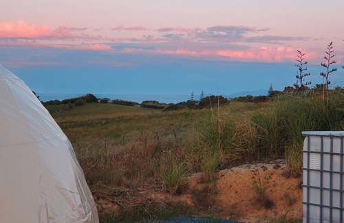 Ruakaka House | 2 Waipu Eco Off-grid Luxury Glamping Seaview Geodesic Dome