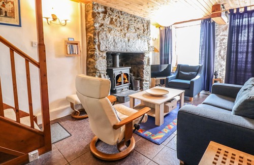Manod Cottage | 2 WATERLOO COTTAGE, pet friendly in Blaenau Ffestiniog