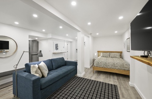 Wilson Creek House | 2 Waters retreat, cabin and wet-weather spa (close to beach).