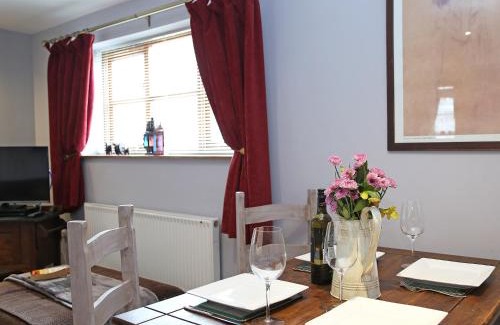 Blakeney House | 2 West Cottage