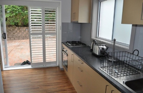Frenchs Forest House | 2 x Bedroom House with private entrance.