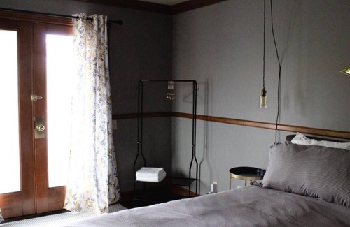 Seaview Hotel | 2 x King with Balcony at Shelburne Hotel, Parking