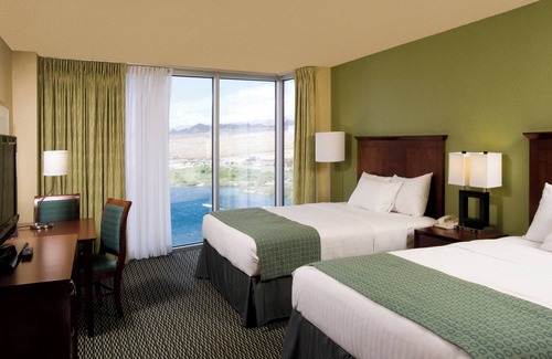 Laughlin Hotel | 2 x Riverview Room - 2 Queens at Aquarius Casino Resort