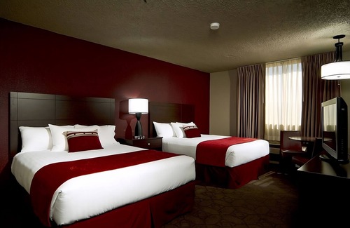 Laughlin Hotel | 2 x Sedona River View Queen Smoking Room at Edgewater Casino Resort