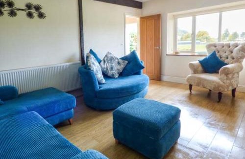 Llanrhychwyn House | 2 Ysgubor Gerrig