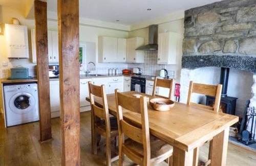 Llanrhychwyn House | 2 Ysgubor Gerrig