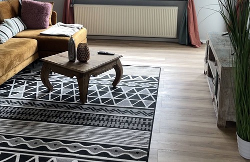 Innenstadt Apartment | 2 Zimmer Wohnung HU Innenstadt mit Balkon