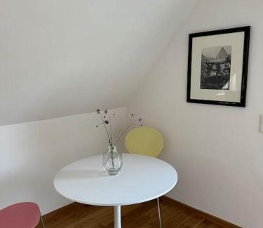 Lohausen Apartment | 2-Zimmerwohnung mit Terrasse