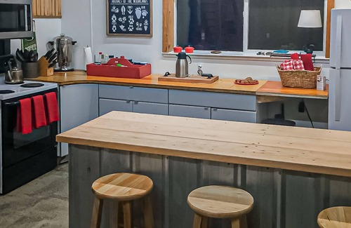 Northport Cabin | 20-acre dog-friendly glamping camp with adorable cabin- near the Columbia River