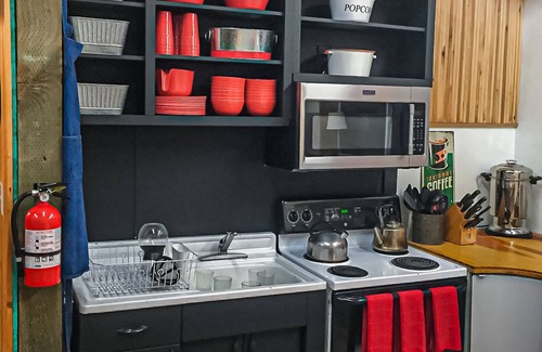Northport Cabin | 20-acre dog-friendly glamping camp with adorable cabin- near the Columbia River