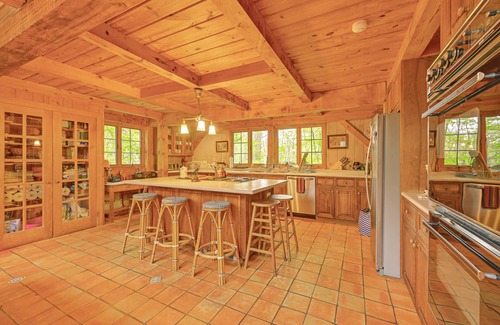 Amagansett North House | 20-Acre Hamptons Nature Escape w/Hot Tub & Pool