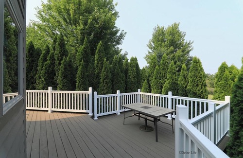 Marengo House | 20-acre Private Family Farmhouse with Event Barn, Private Fishing Pond, and Pool