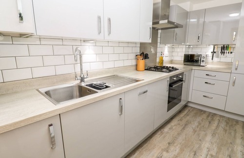 Mabe Cottage | 20 BISHOPS WAY, pet friendly, country holiday cottage in Falmouth
