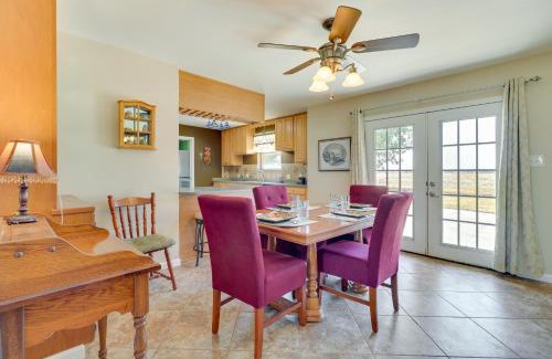 Manor House | 20 Mi to Austin Texas Farmhouse on 10 Acres