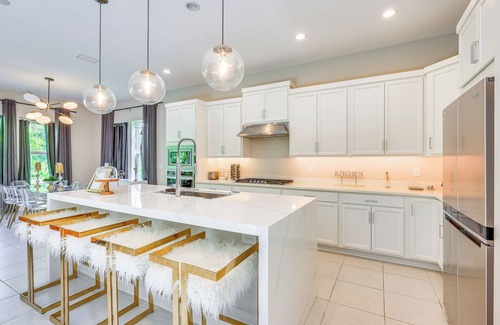 Southside House | < 20 Mi to JAX Beach + Game Days: Upscale Retreat