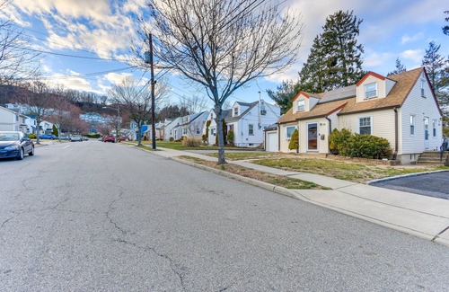 Clifton House | ~ 20 Mi to Manhattan: Quaint Clifton Home!