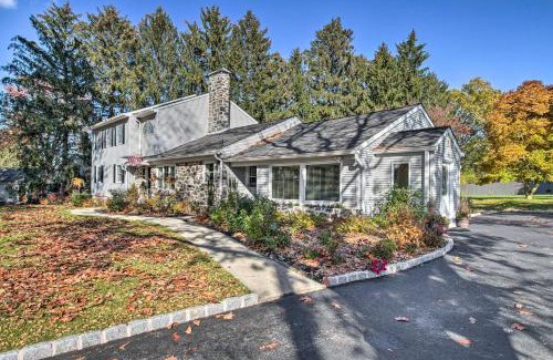 Wayne House | 20 Mi to Philly Inviting Home with Yard in Wayne!